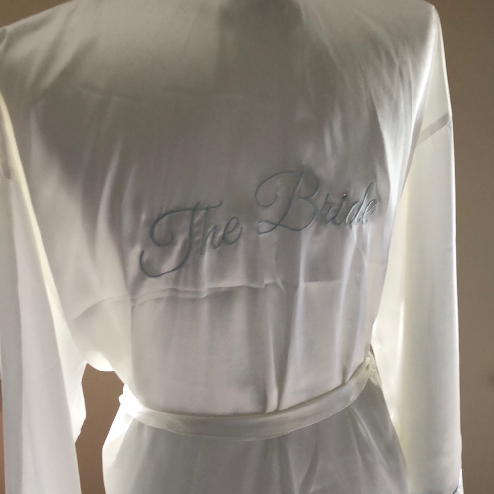Bride Robe - Picture 1 of 9